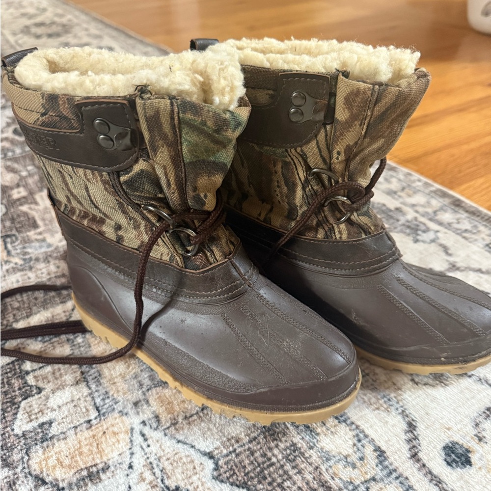 Camouflage Winter Boots with Faux Fur Lining